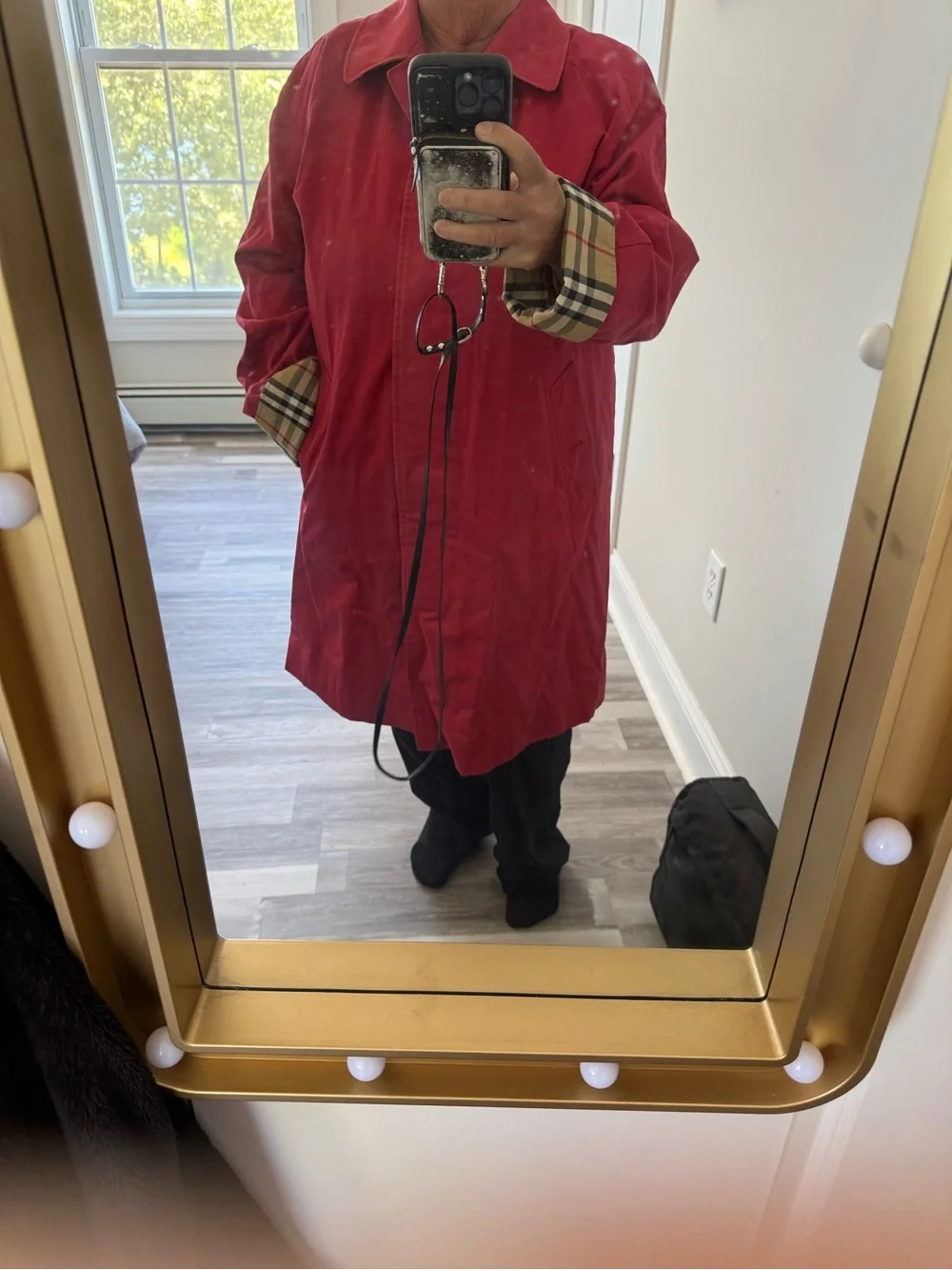 Burberry Red Coat with Signature Nova Check Lining. Trench style - Picture 8 of 14